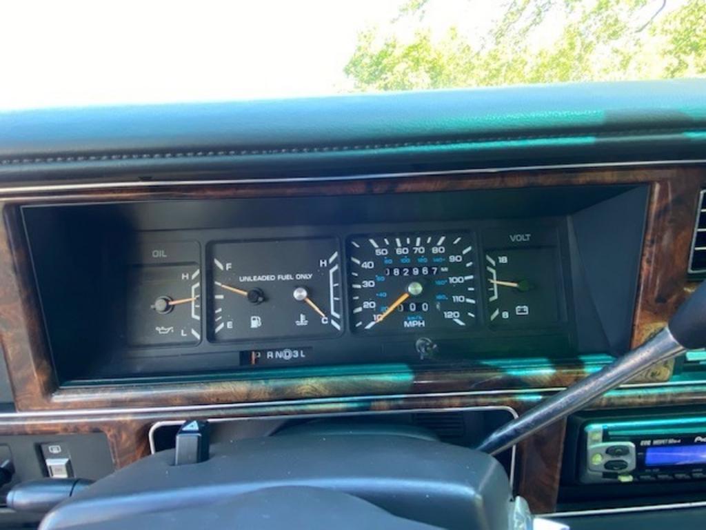 1993 Chrysler New Yorker - Photo 9