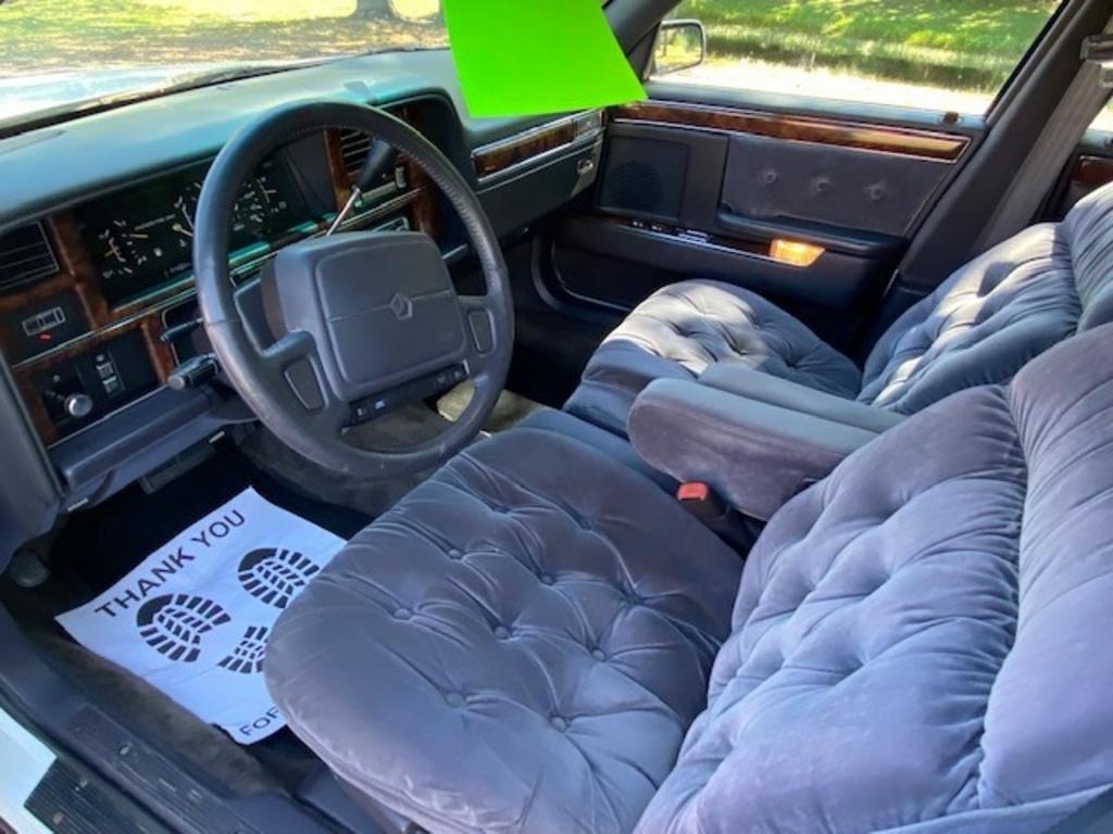 1993 Chrysler New Yorker - Photo 8