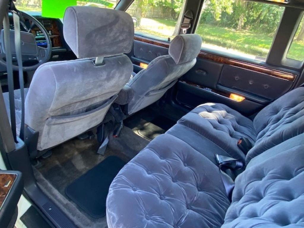 1993 Chrysler New Yorker - Photo 13