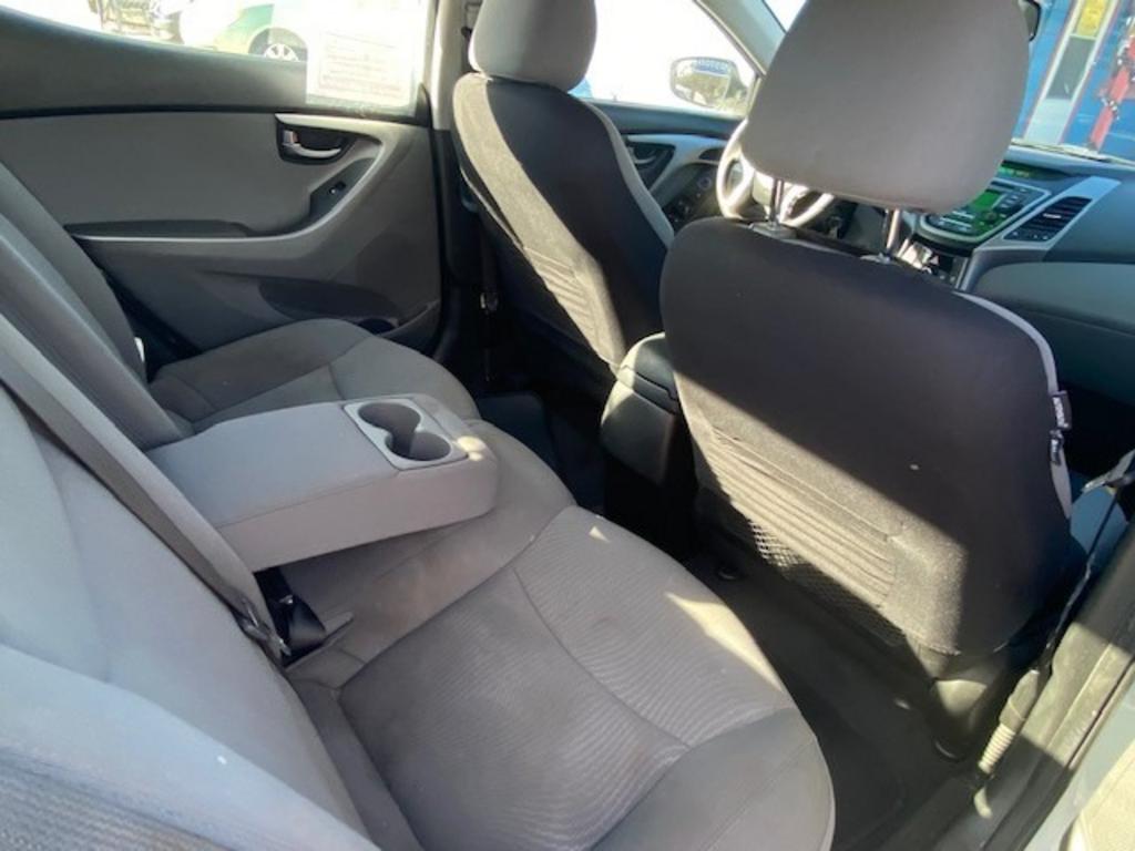 2014 Hyundai Elantra SE photo 14