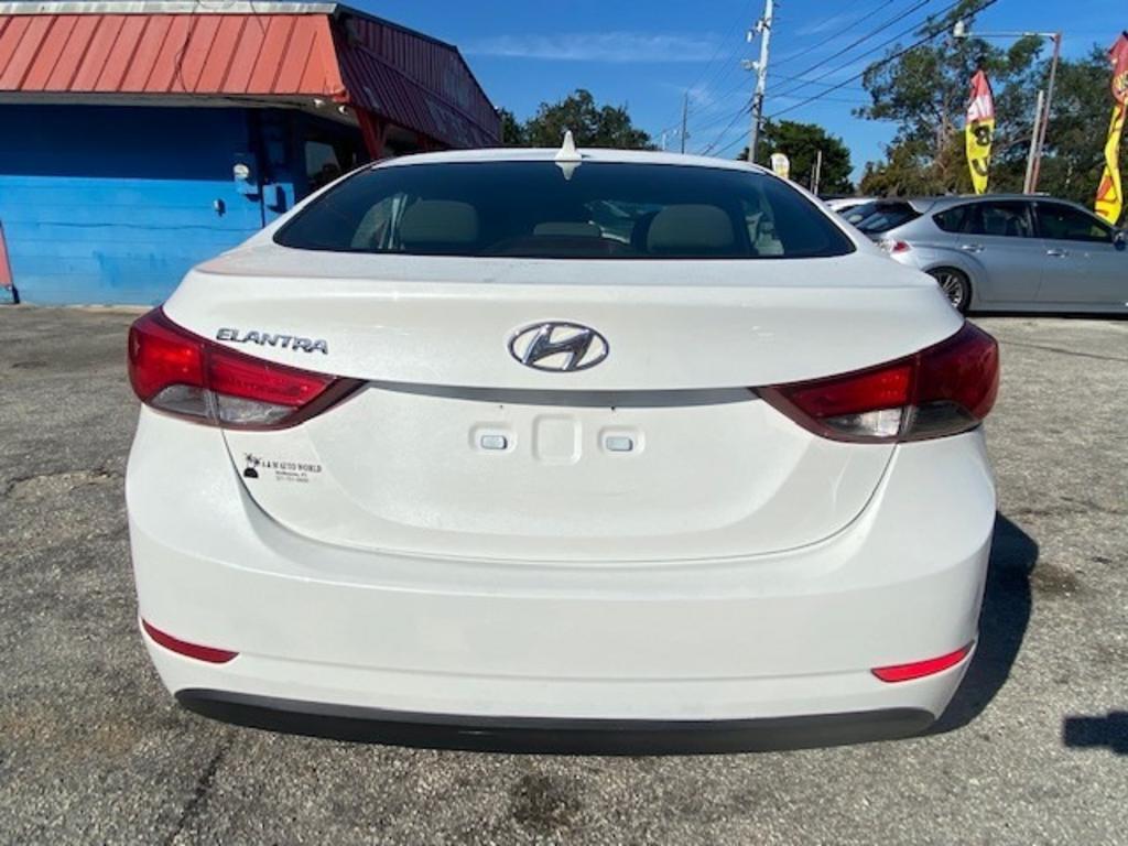 2014 Hyundai Elantra SE photo 7