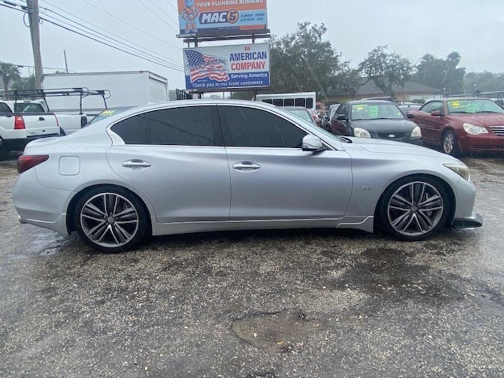 2017 INFINITI Q50 Signature Edition photo 4