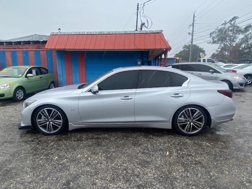 2017 INFINITI Q50 Signature Edition photo 3