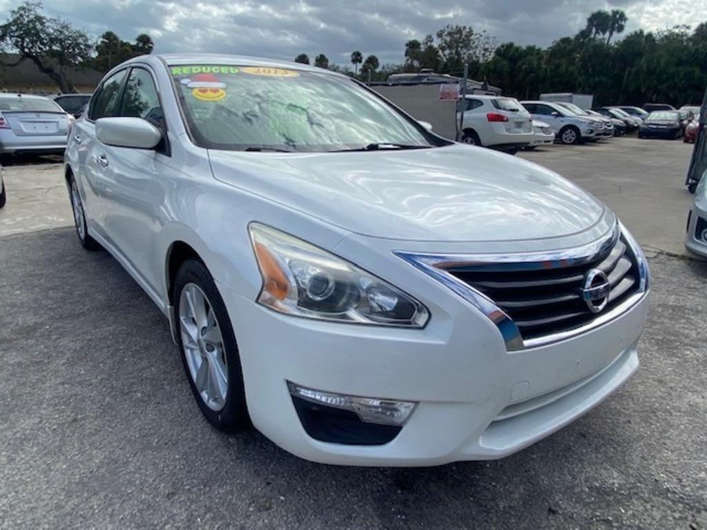 Nissan Altima Sedan's photo