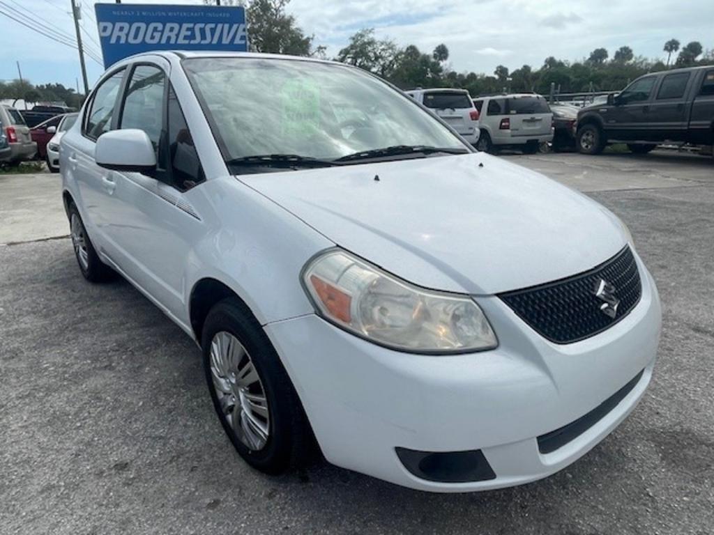2013 Suzuki SX4 Sedan LE